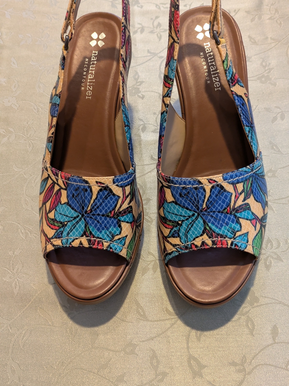 Naturalizer multi floral women's open toe studded heel sandals , size 9m